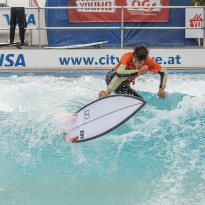 Cyrill-Deutsch-Surfing